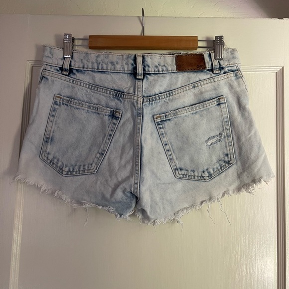Zara size 6 womens denim light washed shorts - Picture 4 of 4